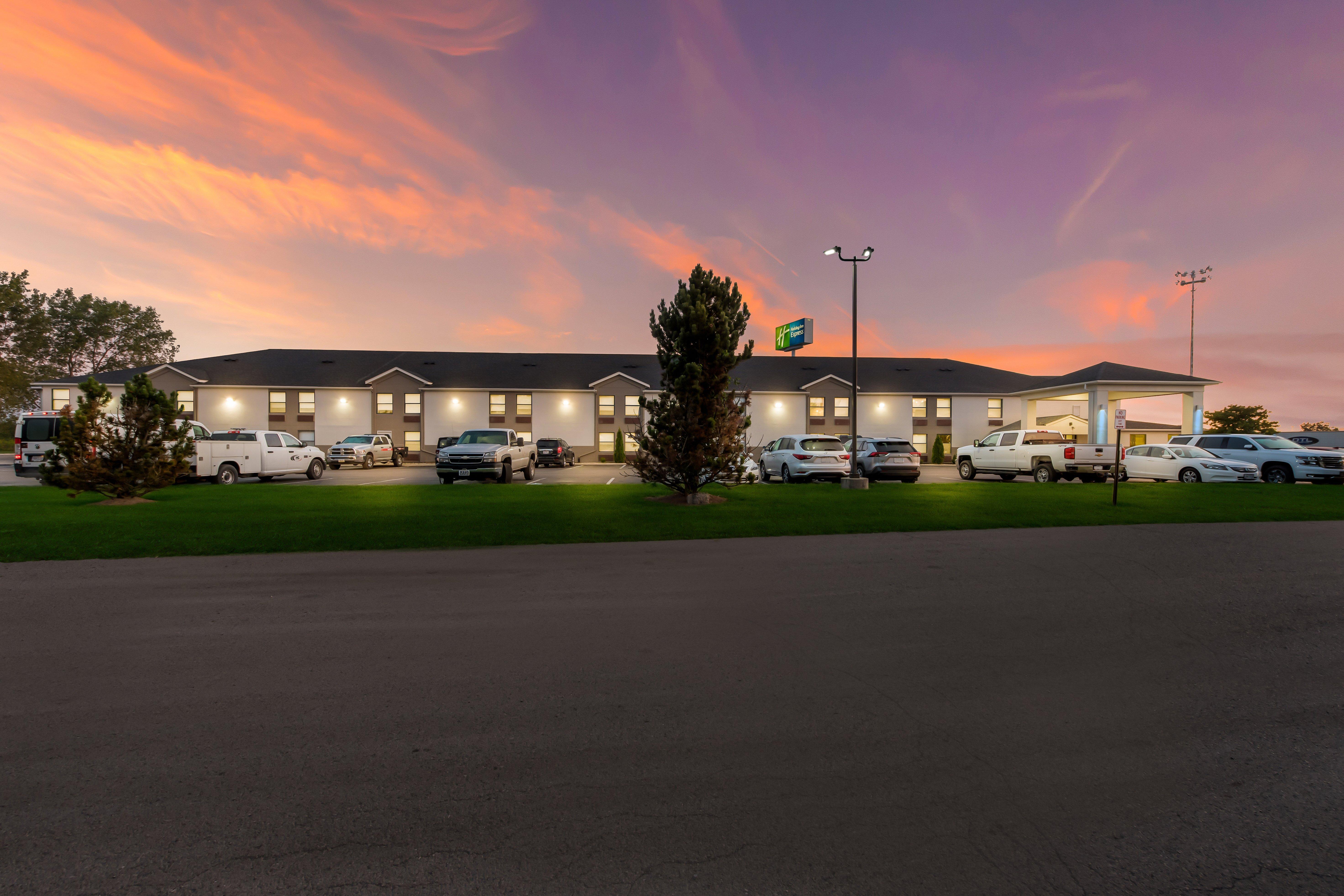Holiday Inn Express London-I-70 By Ihg Exteriér fotografie